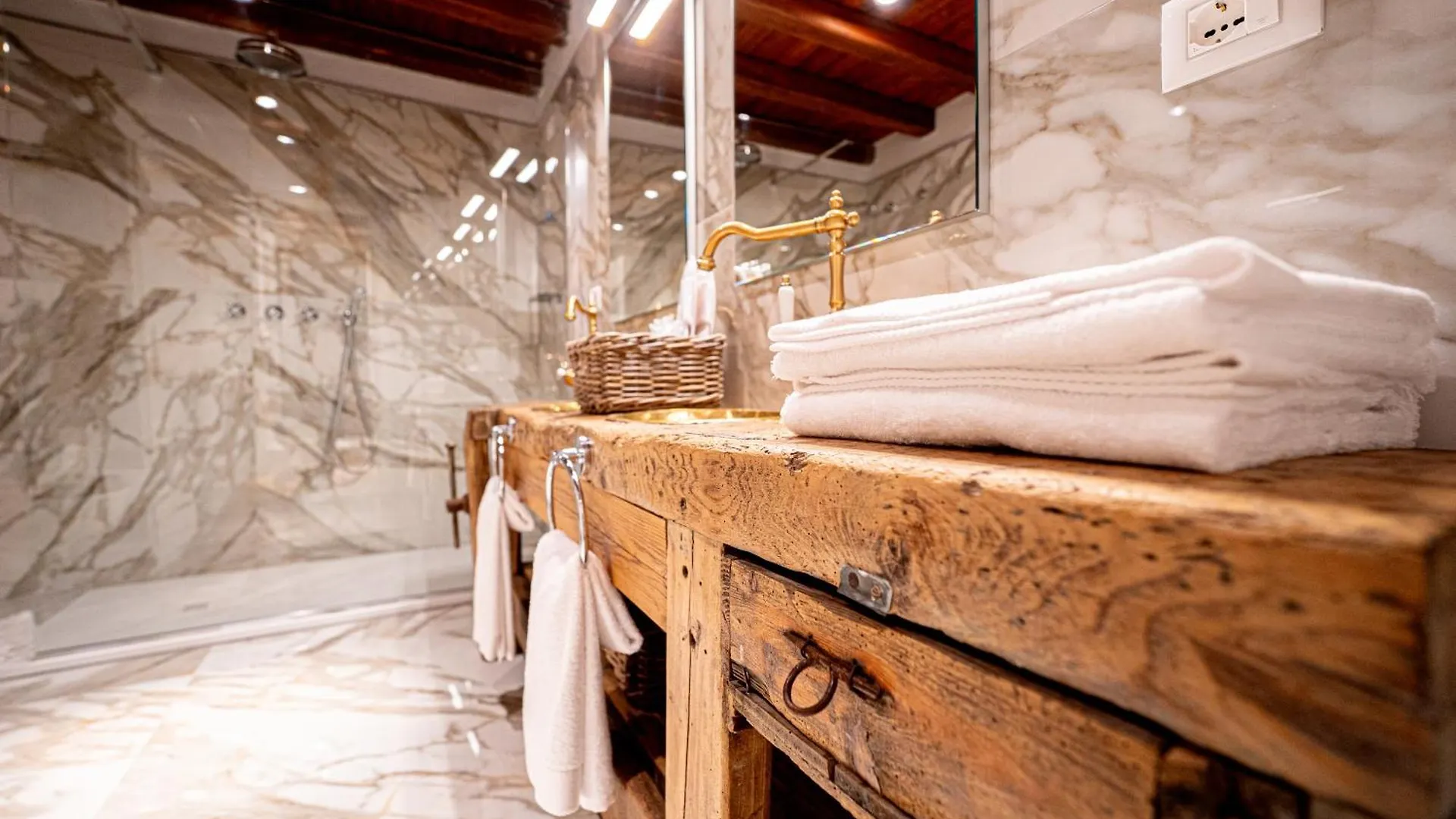 Hotel D H Lawrence Cagliari 4*,