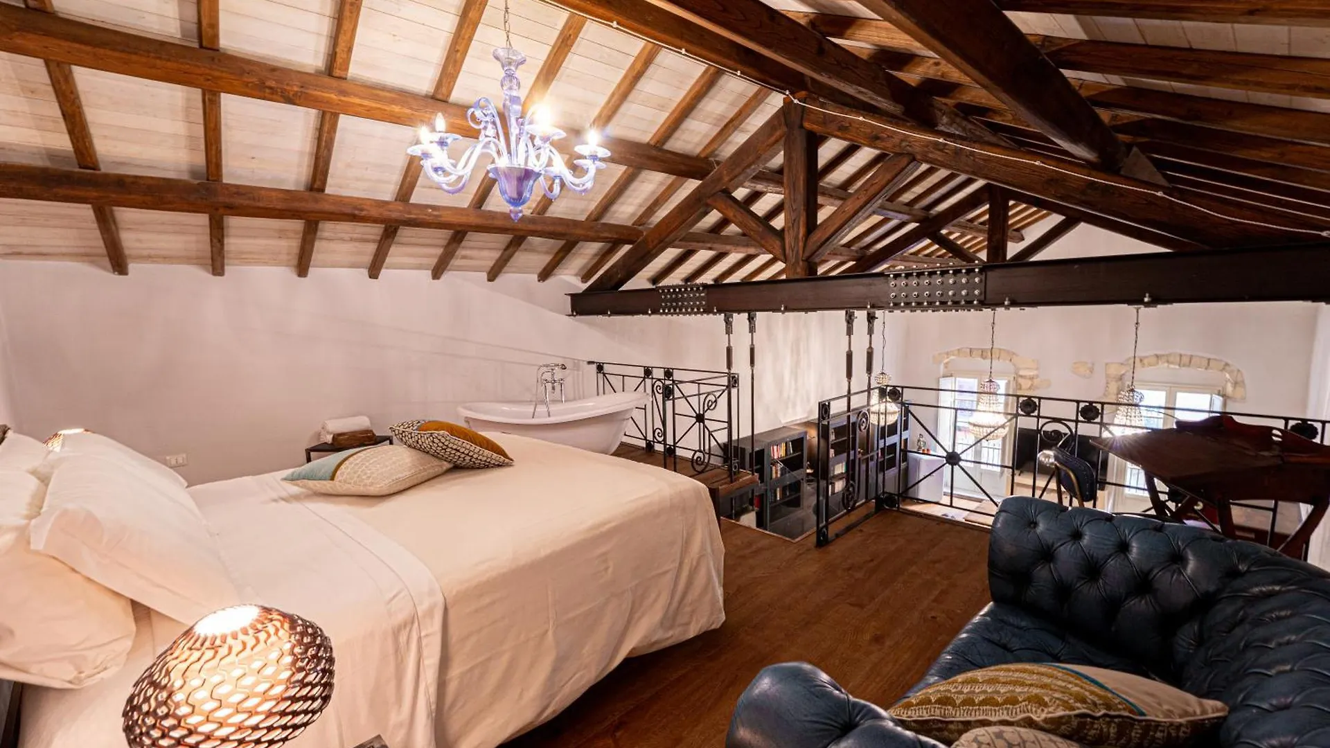 Hotel D H Lawrence كالياري