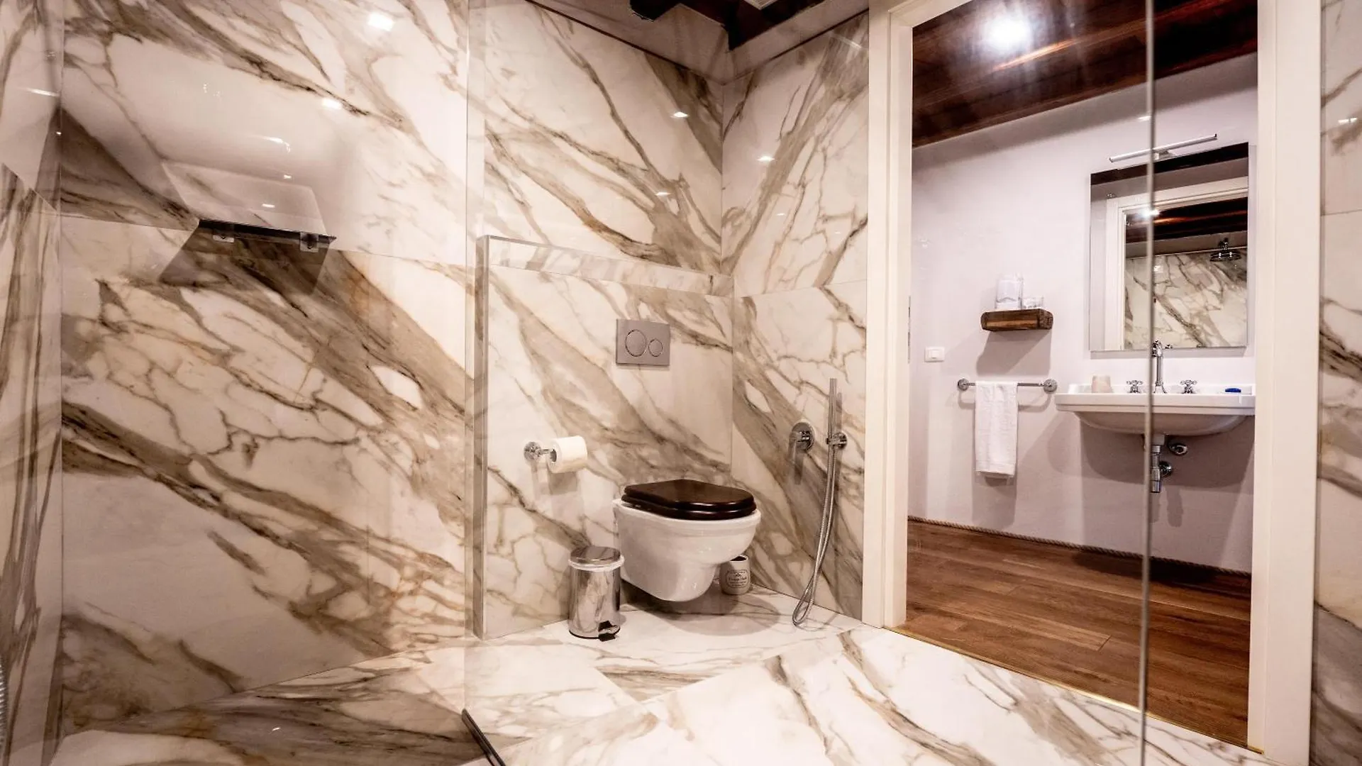 Hotel D H Lawrence كالياري إيطاليا