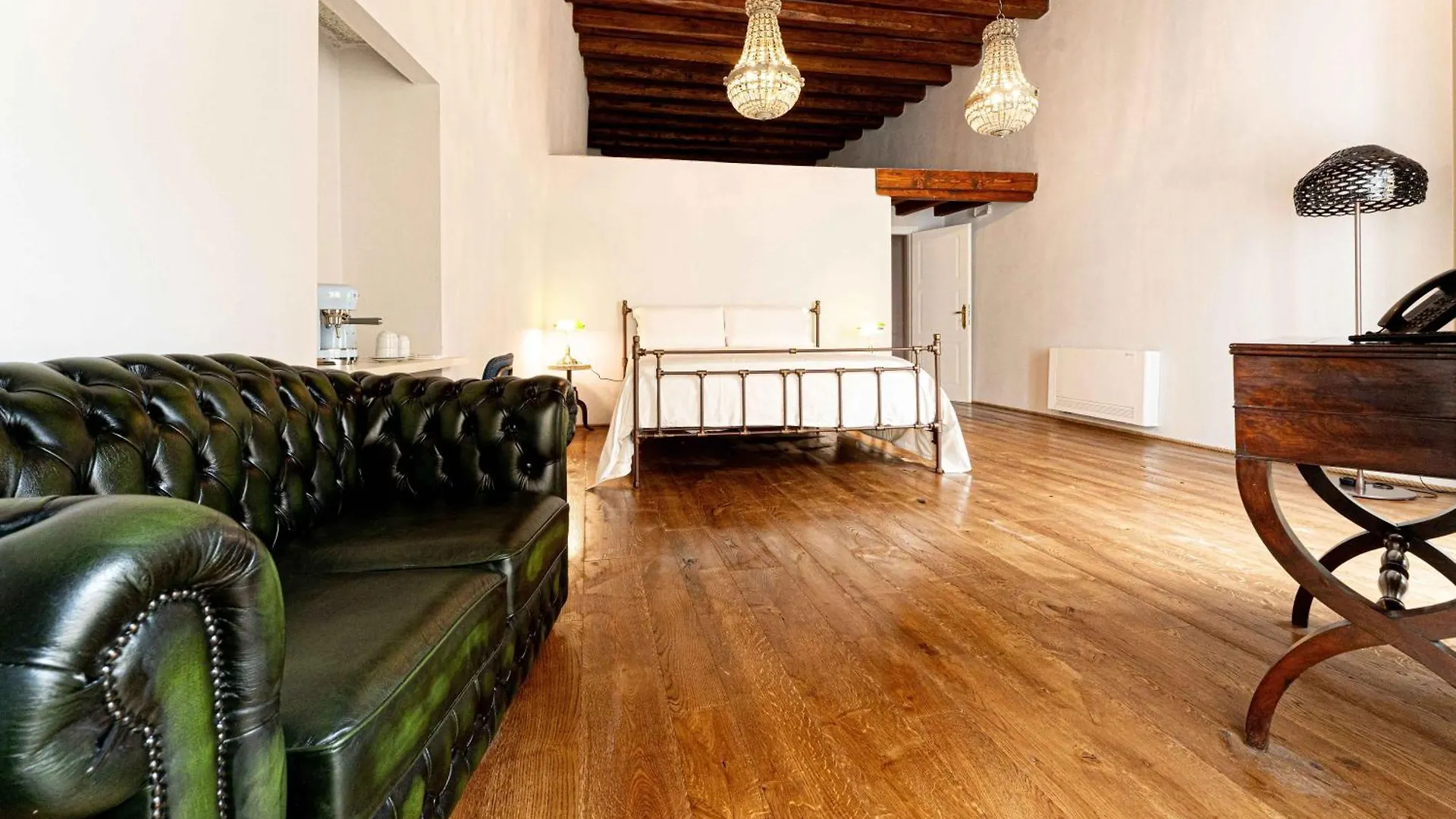 Hotel D H Lawrence Cagliari